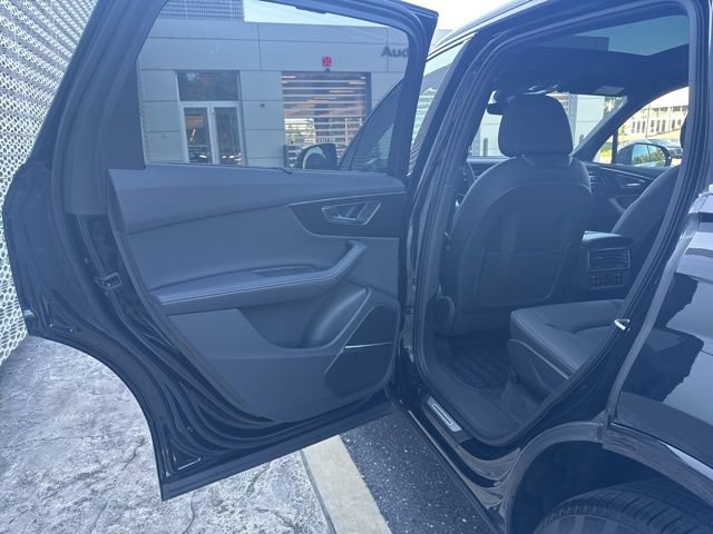 Certified 2025 Audi Q7 3.0T Premium Plus image 27