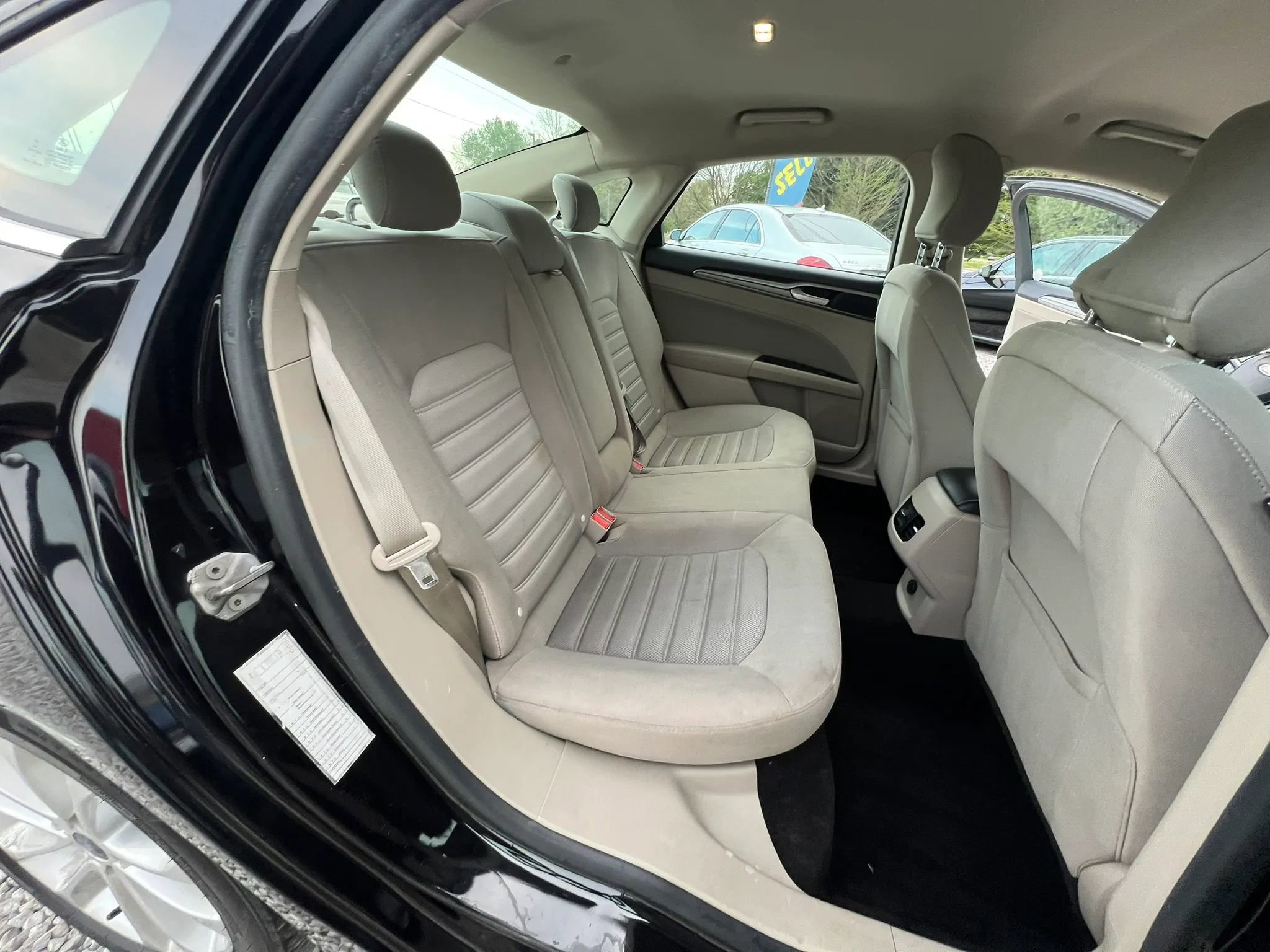 Used 2019 Ford Fusion SE image 13