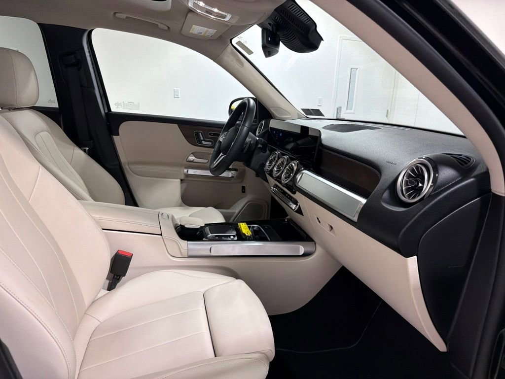 Used 2023 Mercedes-Benz GLB 250 4MATIC image 25