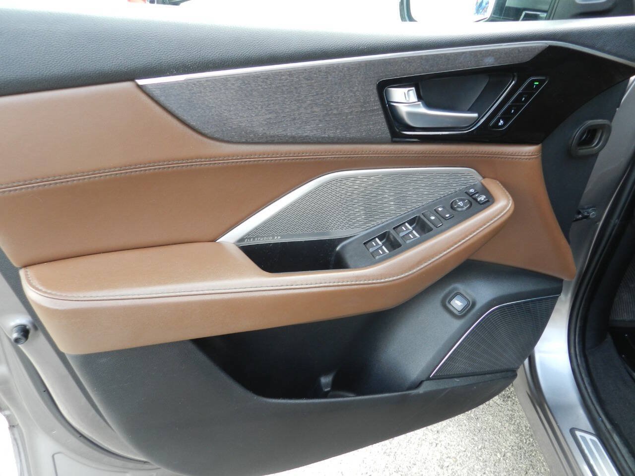Used 2022 Acura MDX w/ Advance Package AWD/4WD image 18