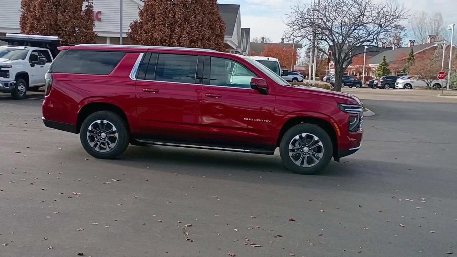 New 2026 Chevrolet Suburban LT image 7