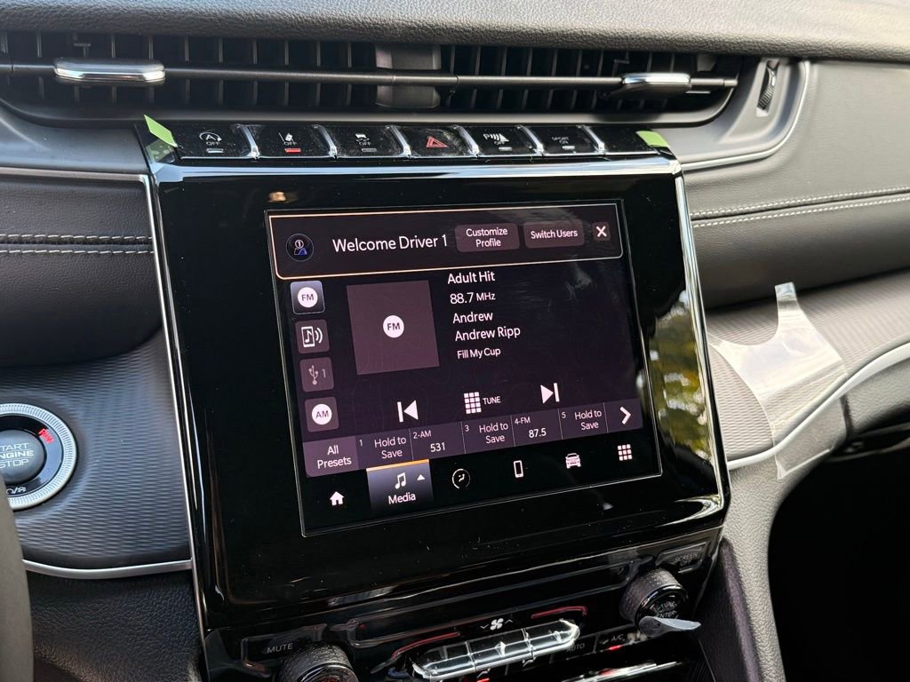 New 2026 Jeep Grand Cherokee L Laredo image 12