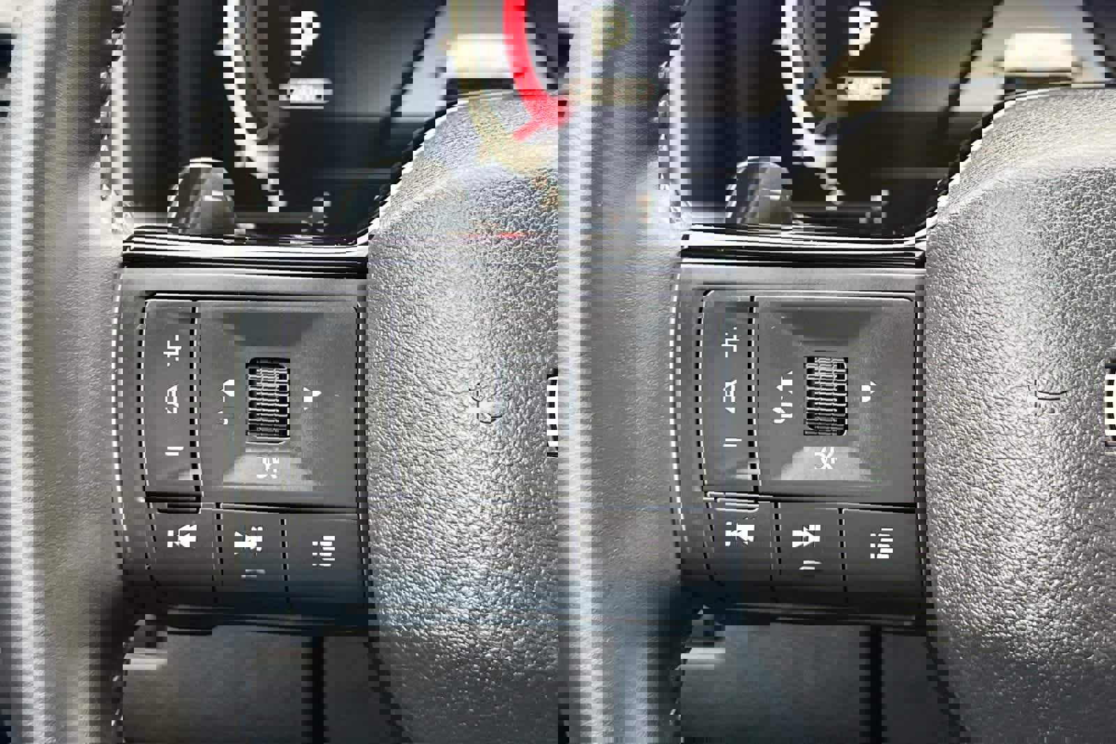 Certified 2025 Nissan Rogue Platinum w/ Platinum Premium Package image 32