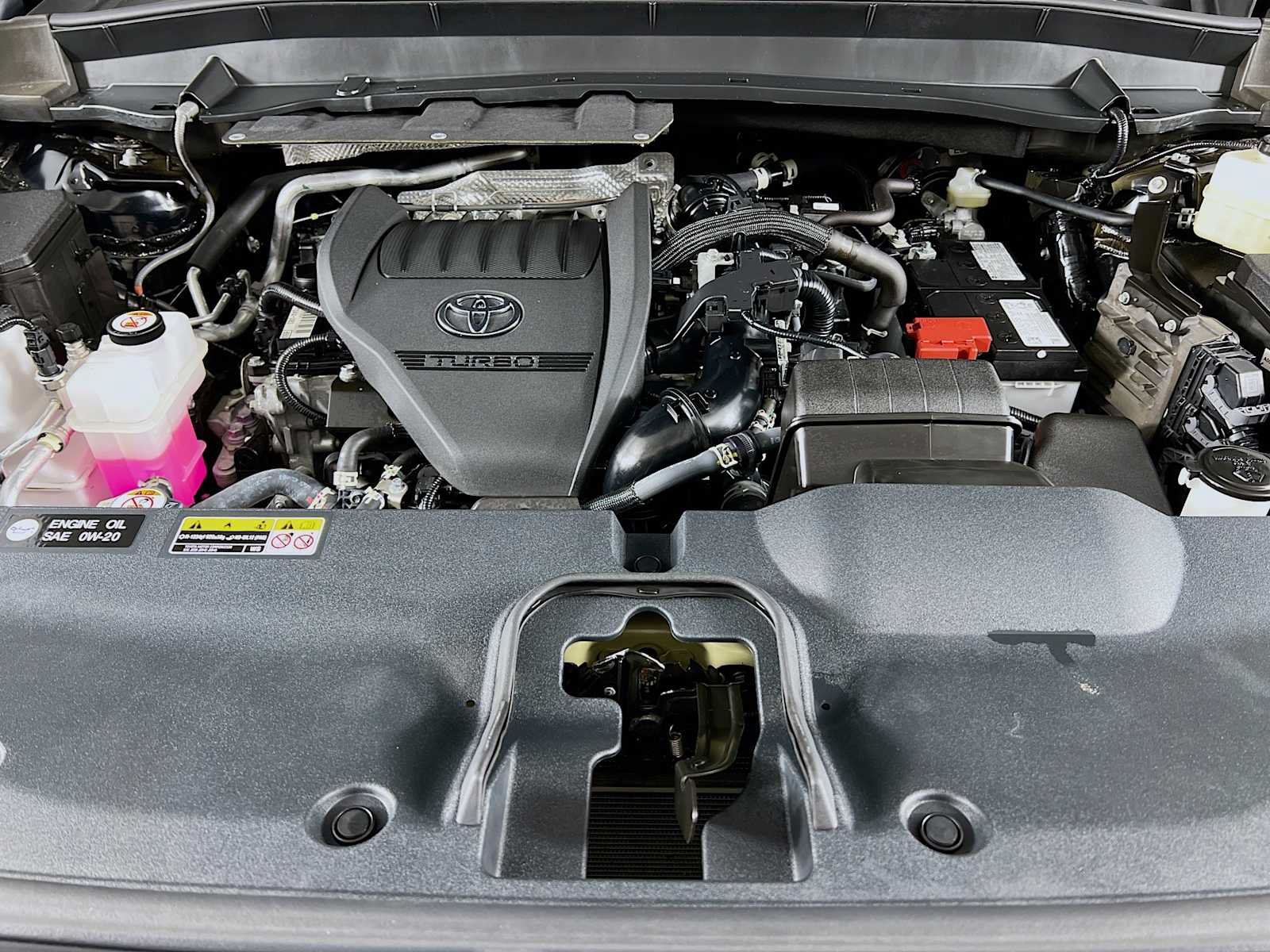 Used 2024 Toyota Grand Highlander AWD image 32