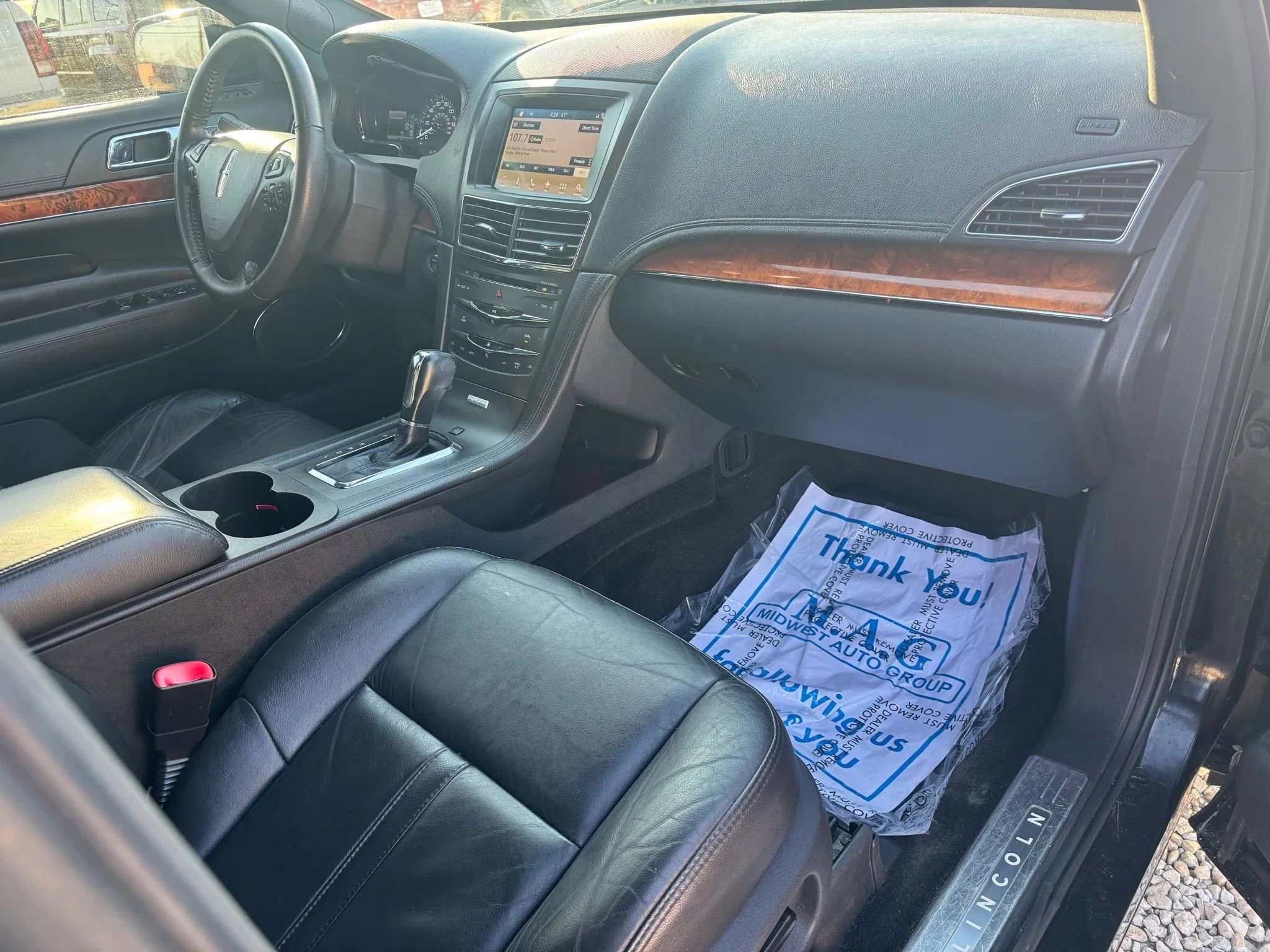 Used 2017 Lincoln MKT AWD image 26