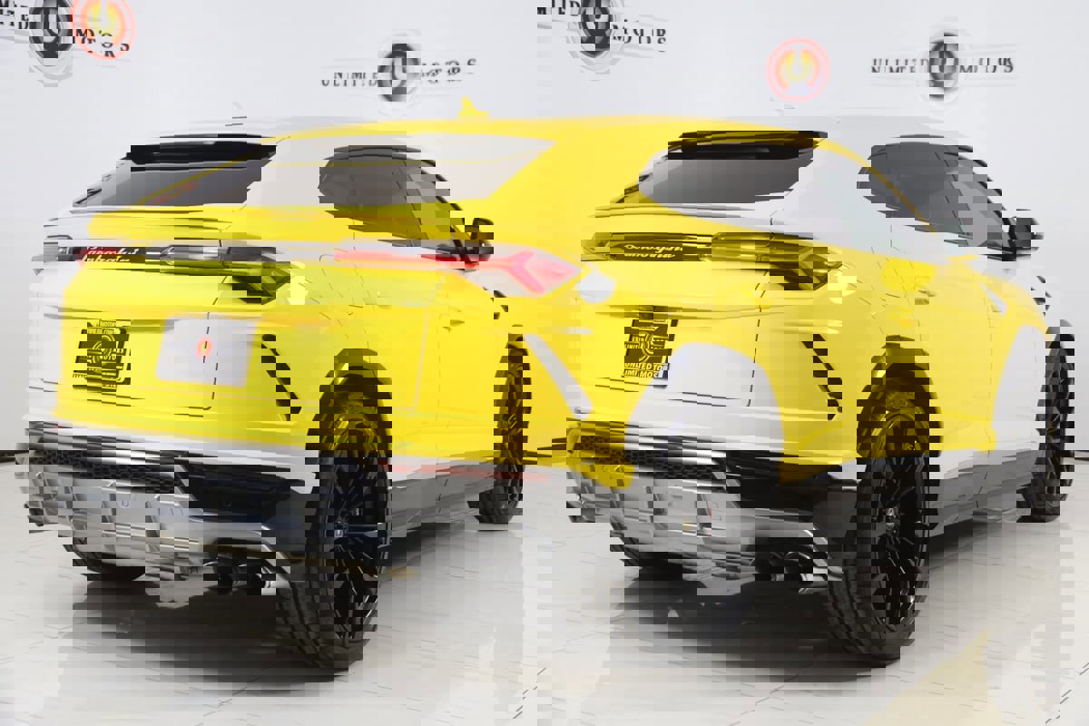 Used 2019 Lamborghini Urus image 3