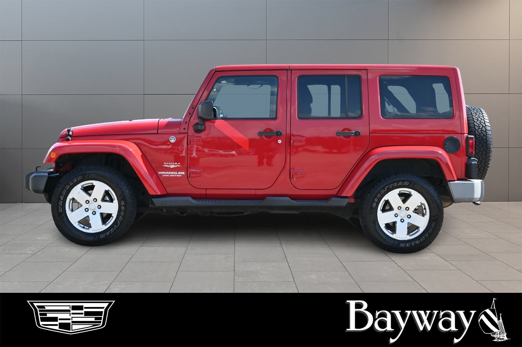 Used 2012 Jeep Wrangler Unlimited Sahara w/ Dual Top Group AWD/4WD image 5