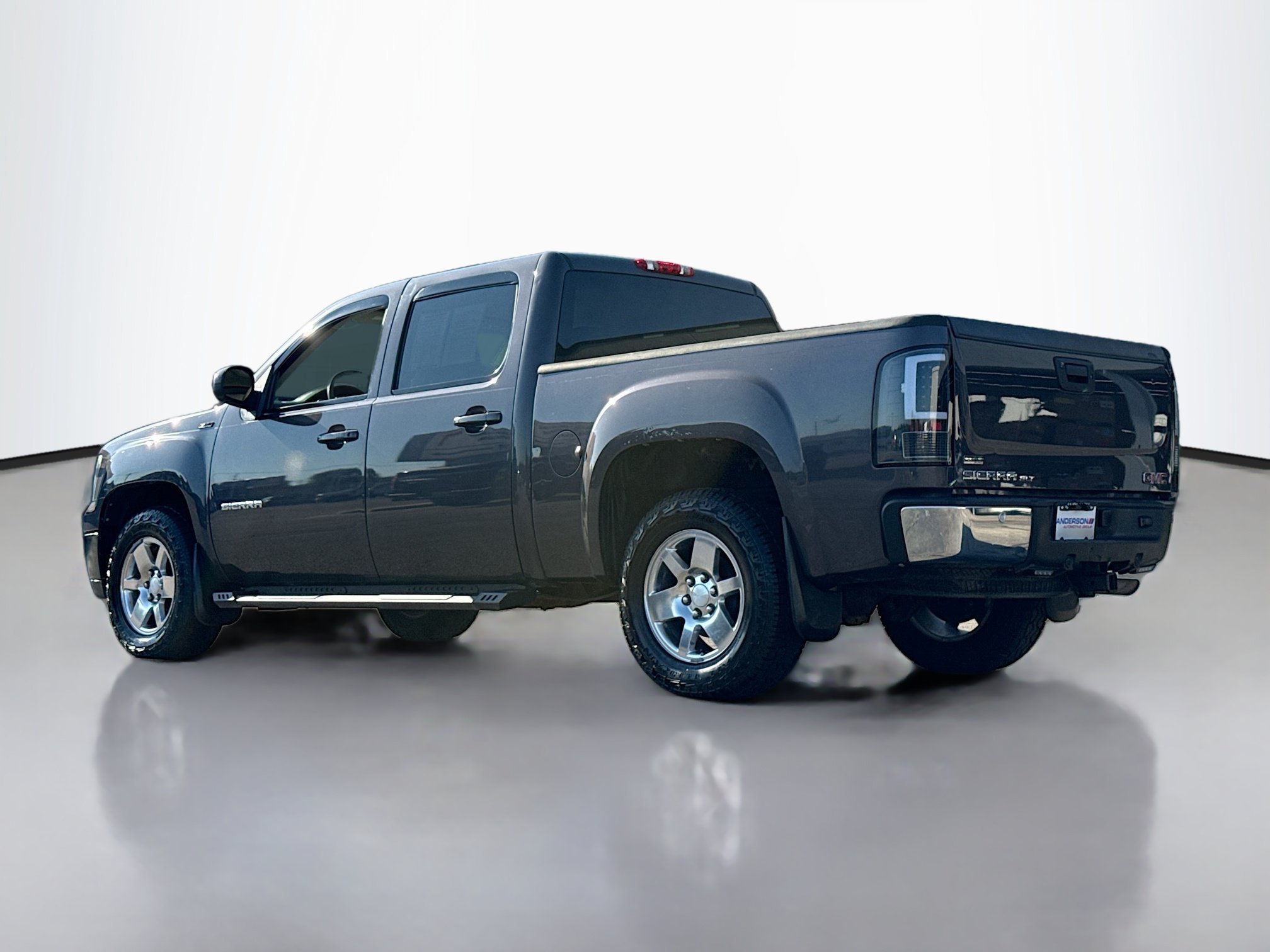 Used 2010 GMC Sierra 1500 SLT w/ SLT Convenience Package AWD/4WD image 13