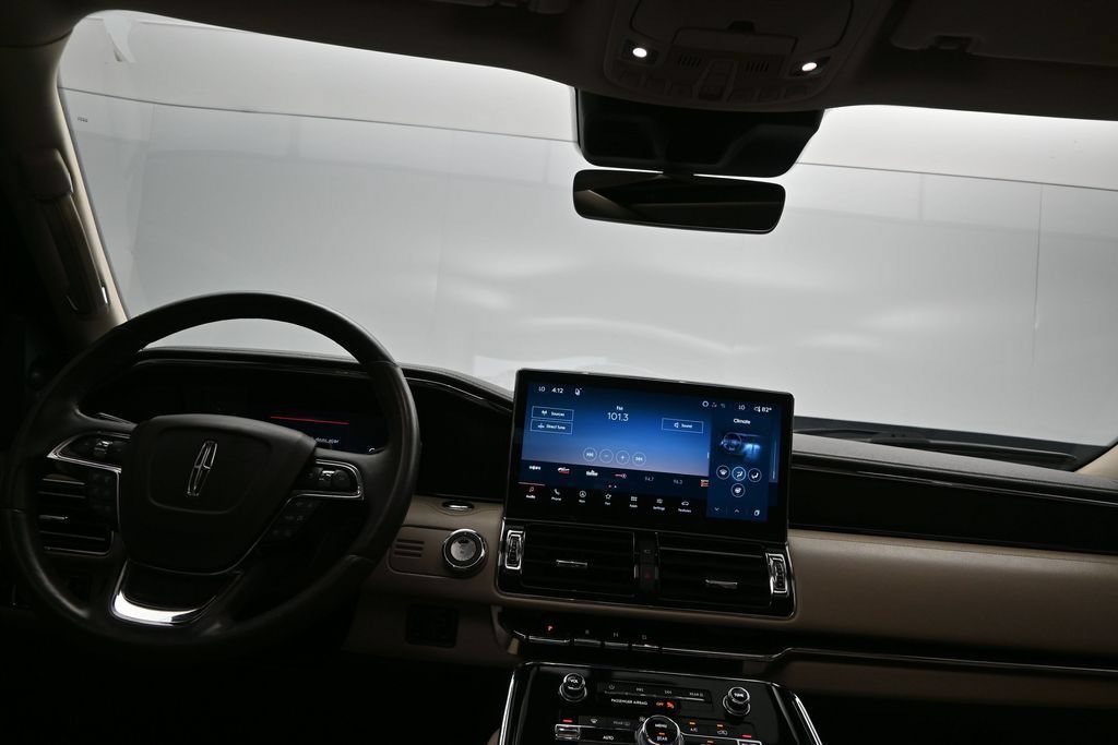 Used 2023 Lincoln Navigator Reserve AWD/4WD image 19