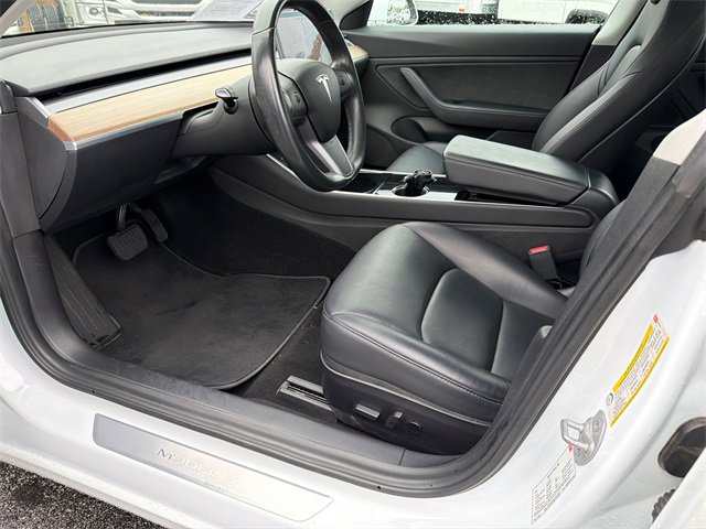 Used 2018 Tesla Model 3 Mid Range image 9