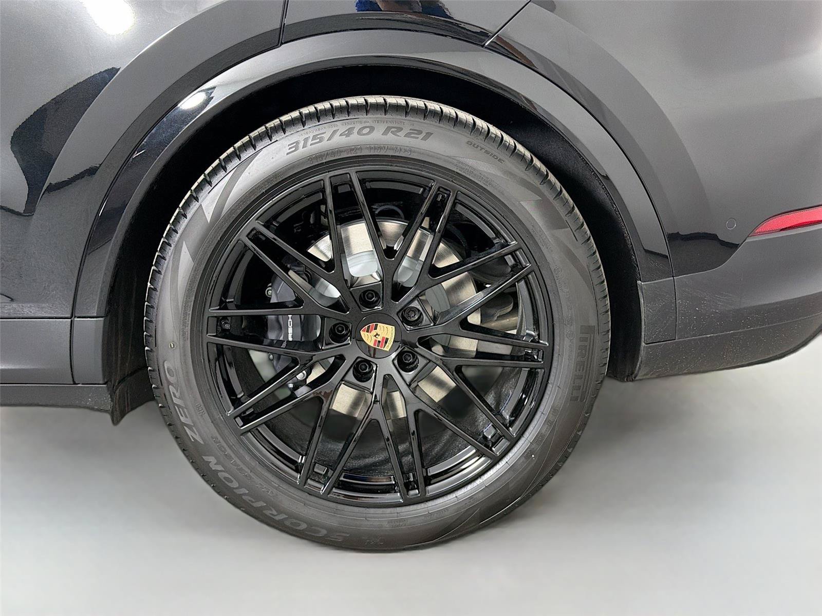 Certified 2026 Porsche Cayenne Coupe AWD/4WD image 12