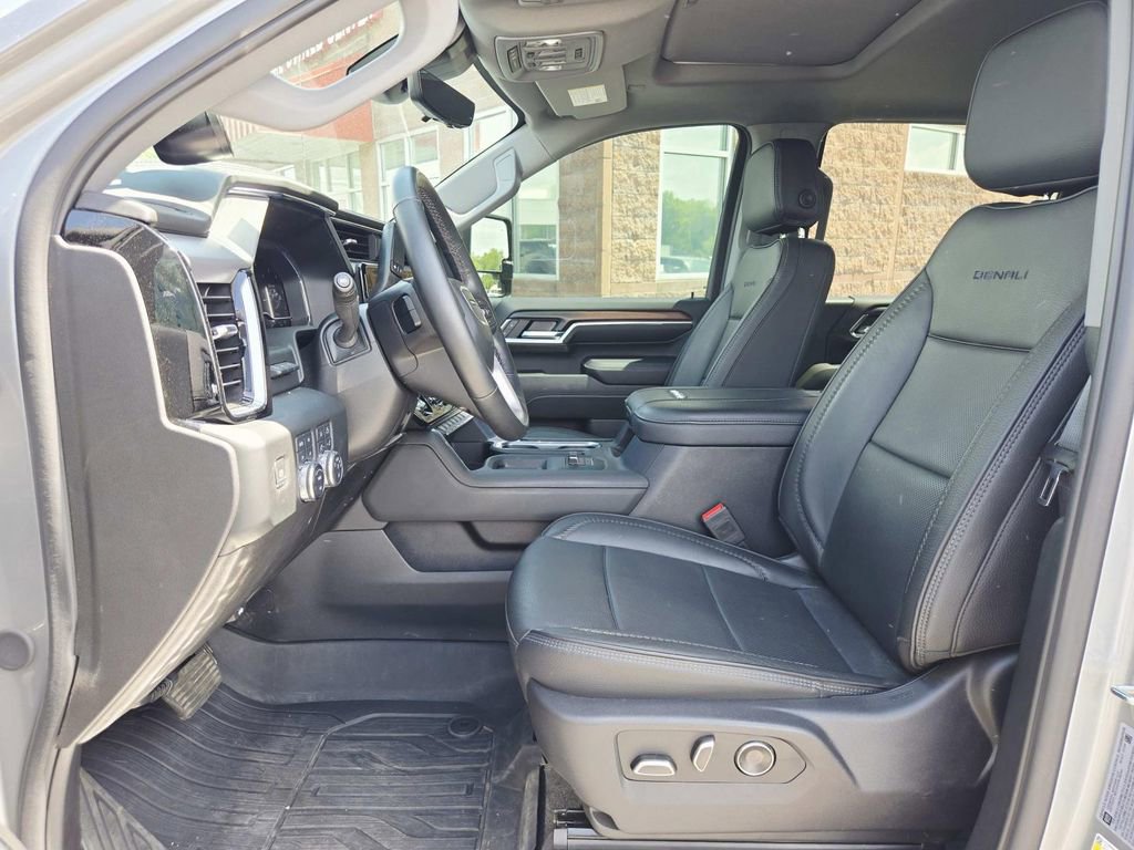 Used 2024 GMC Sierra 3500 Denali w/ Denali Reserve Package AWD/4WD image 12