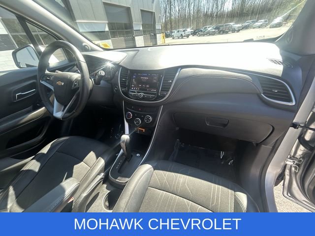 Certified 2020 Chevrolet Trax LT w/ LT Convenience Package image 28