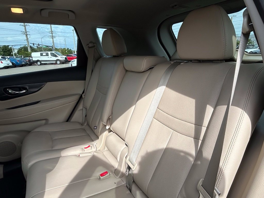 Used 2016 Nissan Rogue SL w/ SL Premium Package FWD image 57