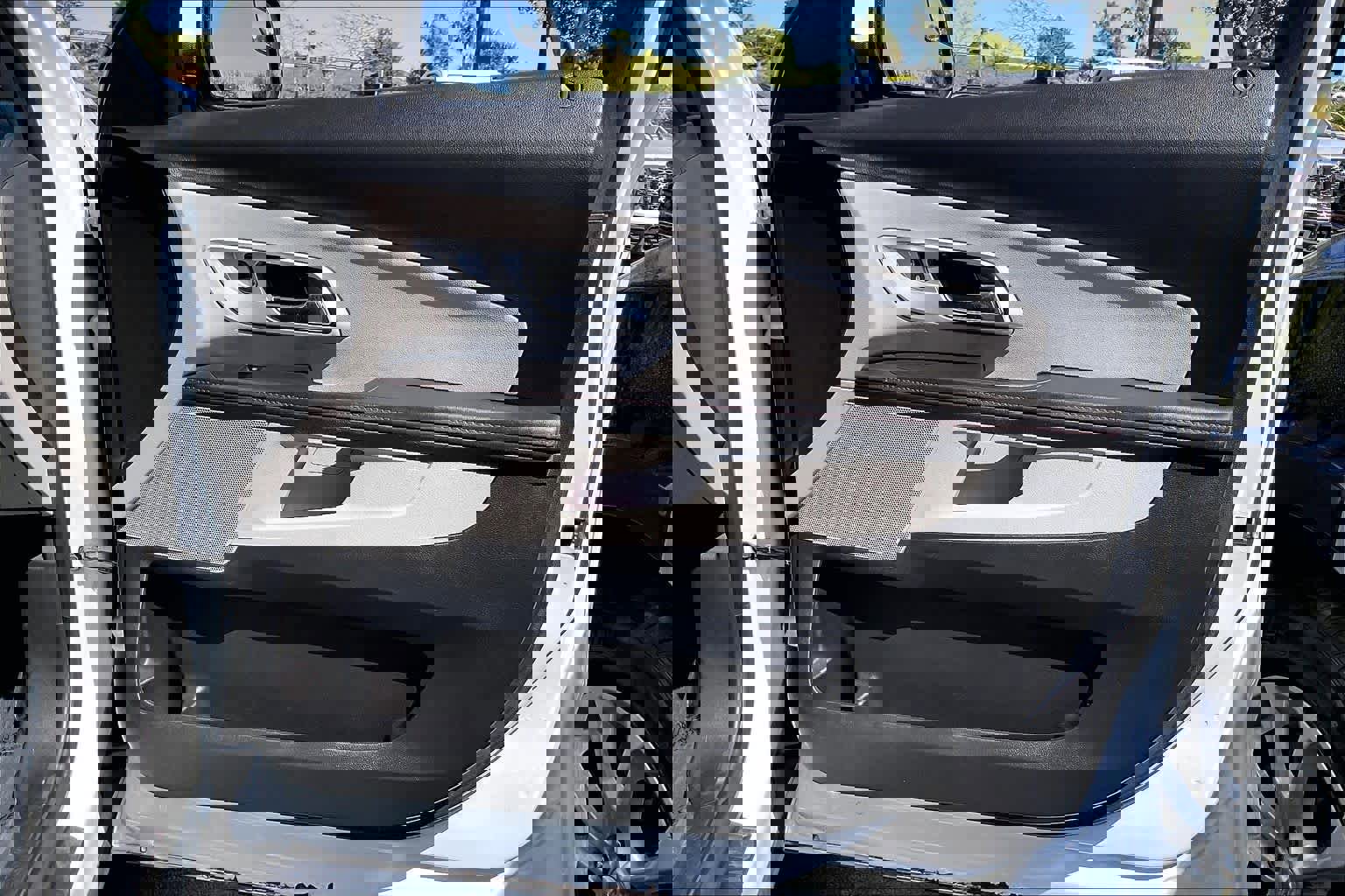 Used 2012 Chevrolet Equinox LT w/ Driver Convenience Package image 23