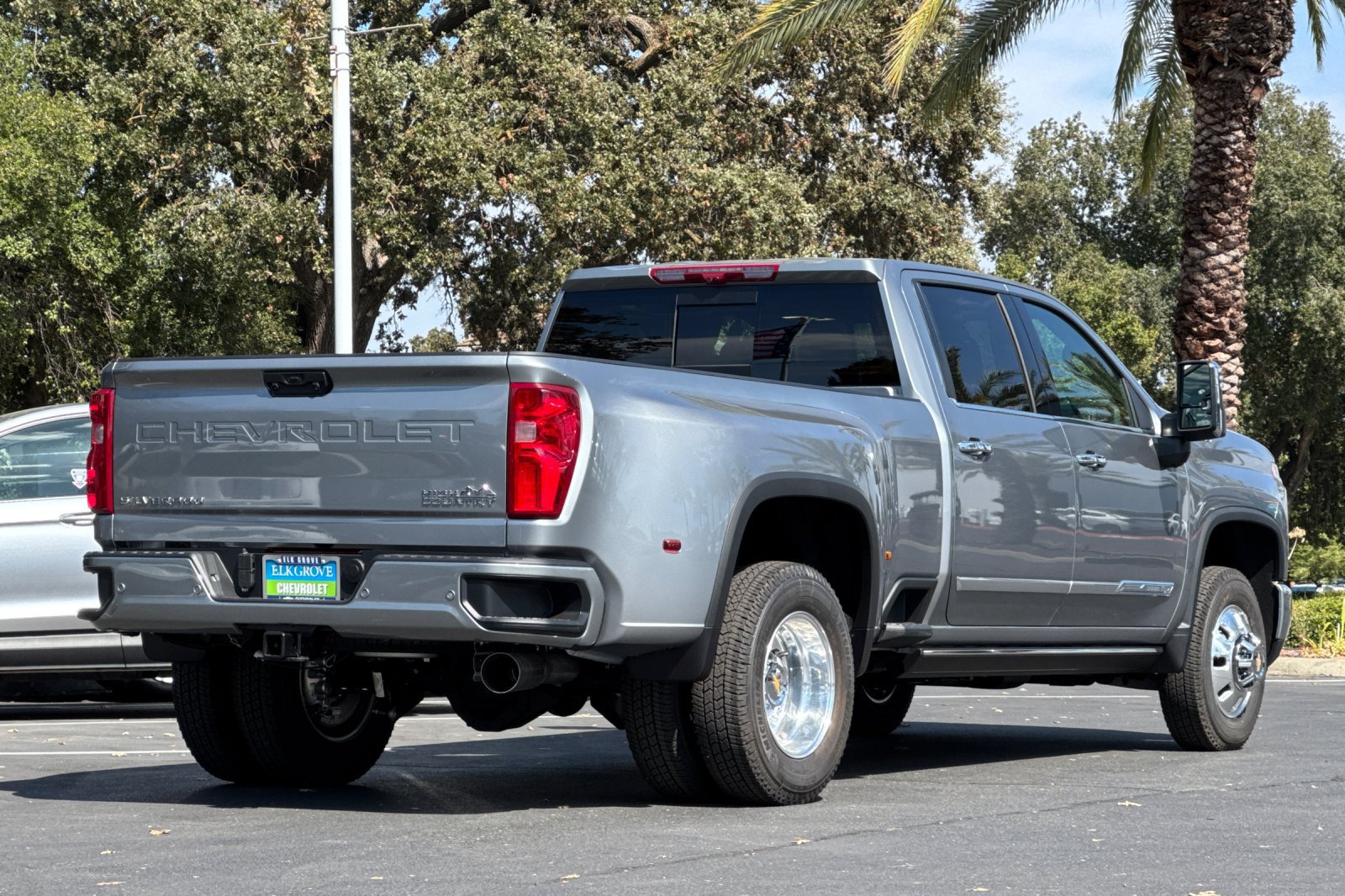 New 2026 Chevrolet Silverado 3500 High Country w/ Technology Package AWD/4WD image 3