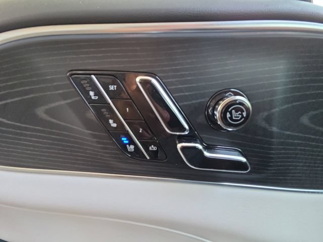 Used 2026 Cadillac Lyriq Premium Luxury w/ LPO, Floor Liner Package AWD/4WD image 25
