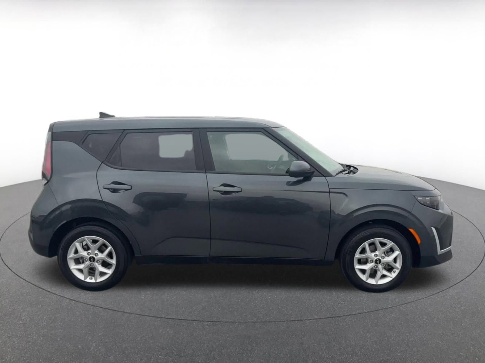 Used 2025 Kia Soul LX w/ LX Technology Package image 16