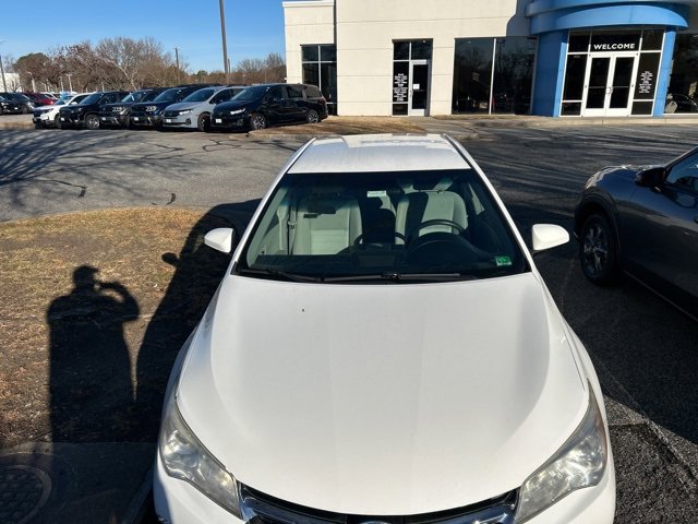 Used 2017 Toyota Camry image 2