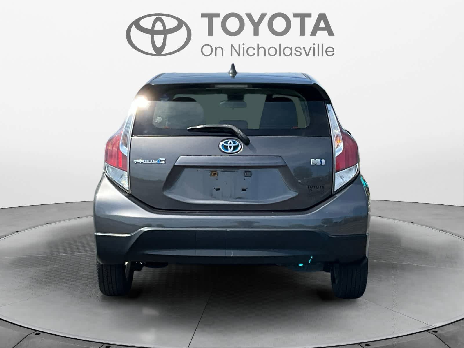 Used 2017 Toyota Prius C Two FWD image 5
