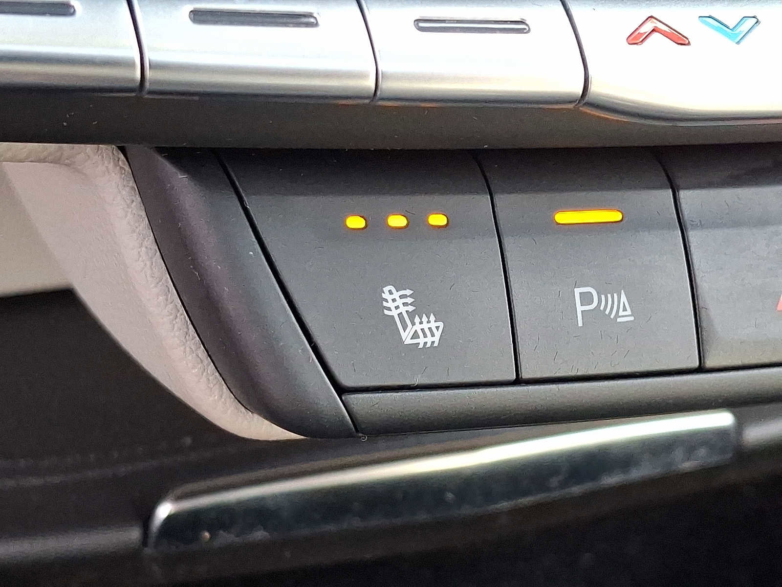 Used 2023 Cadillac XT4 Luxury w/ Cold Weather Package image 25