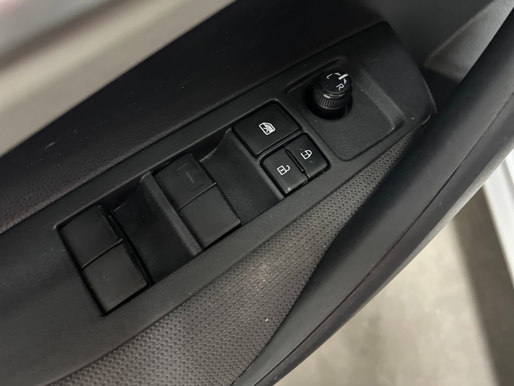 Used 2021 Toyota Corolla LE FWD image 13