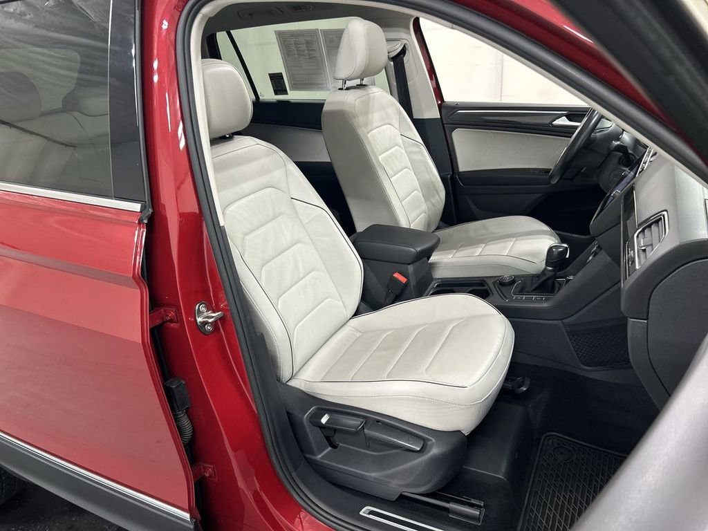 Used 2019 Volkswagen Tiguan SEL Premium AWD/4WD image 24