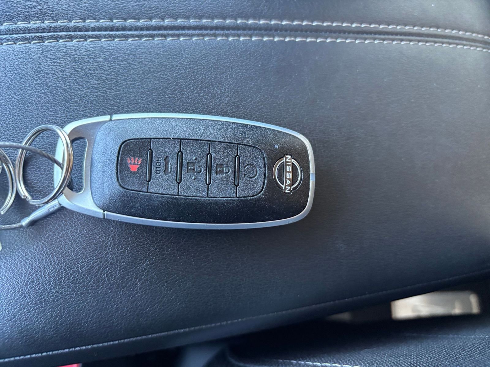 Used 2025 Nissan Pathfinder SV image 27