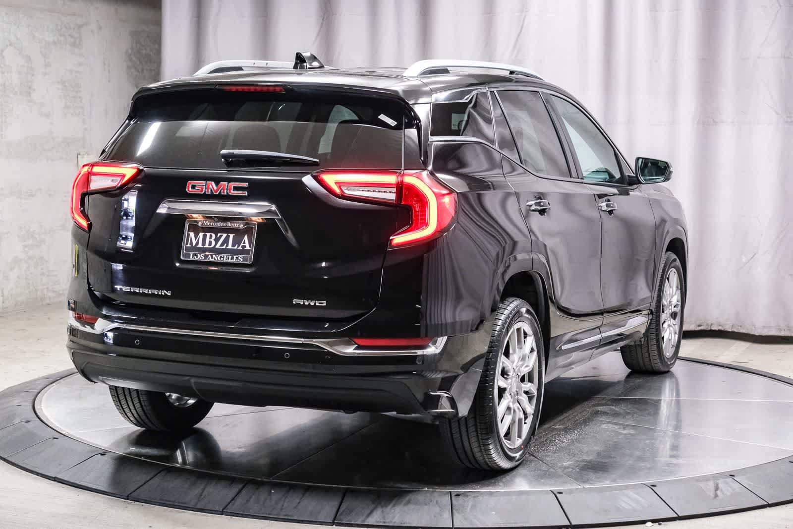 Used 2022 GMC Terrain Denali AWD/4WD image 4