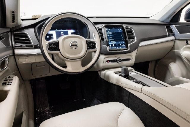 Used 2024 Volvo XC90 B5 Core AWD/4WD image 6