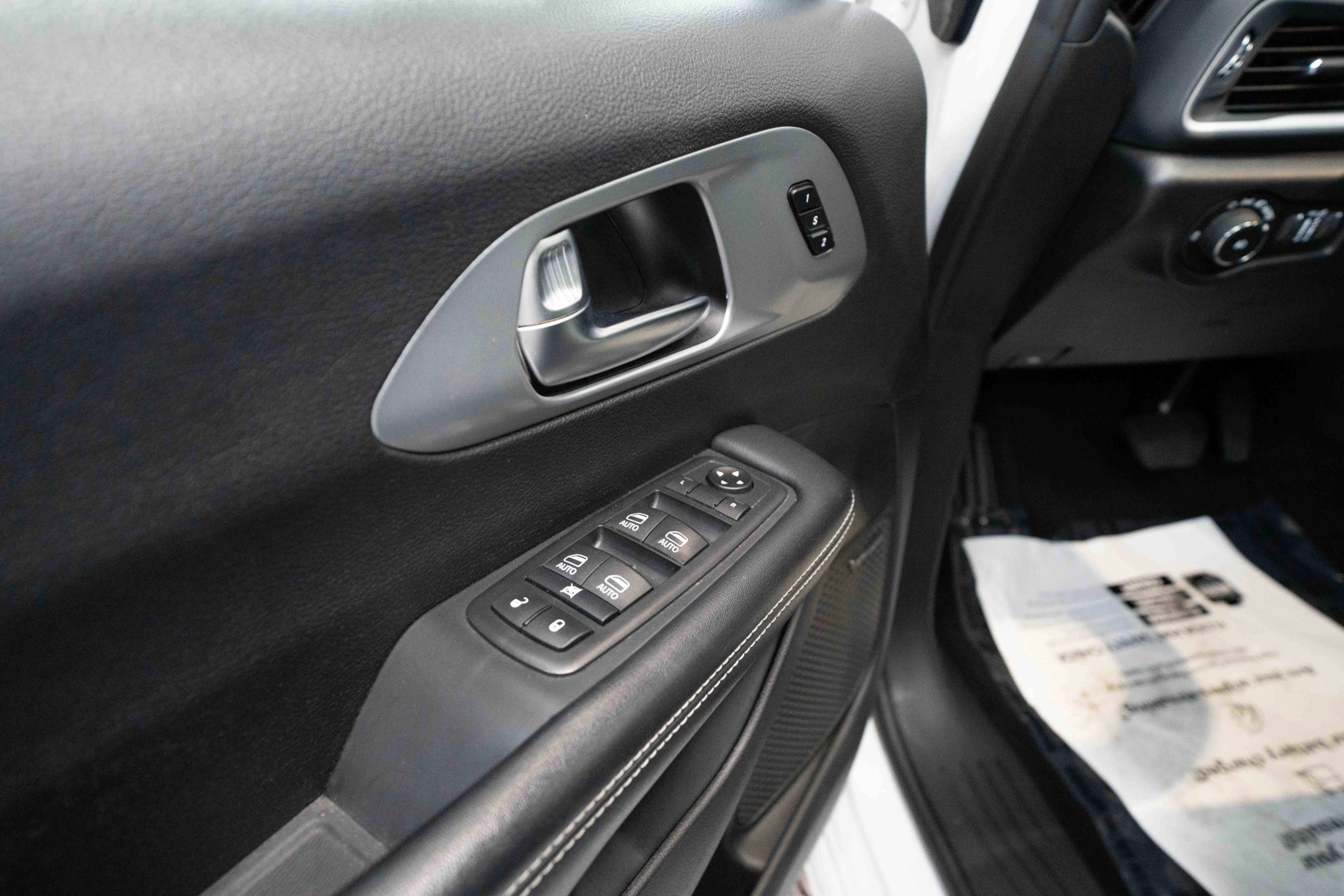 Used 2020 Chrysler Pacifica Touring-L Plus w/ Advanced Safetytec Group image 7