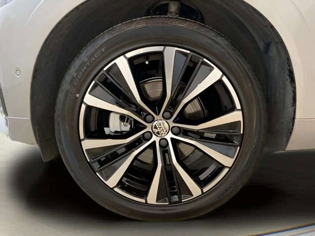 Used 2025 Volvo XC60 B5 Plus AWD/4WD image 94