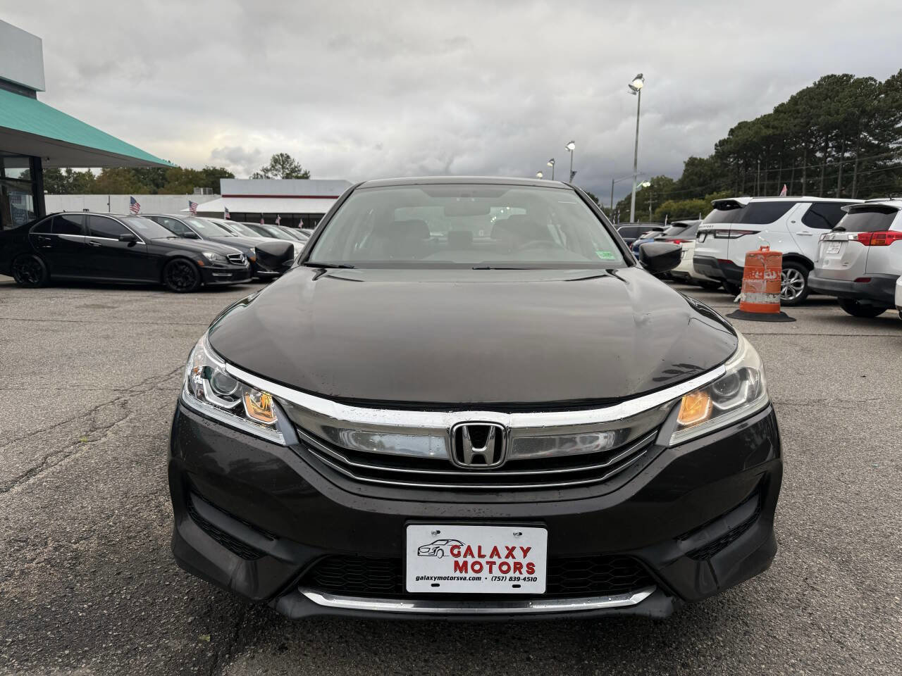 Used 2017 Honda Accord LX image 2