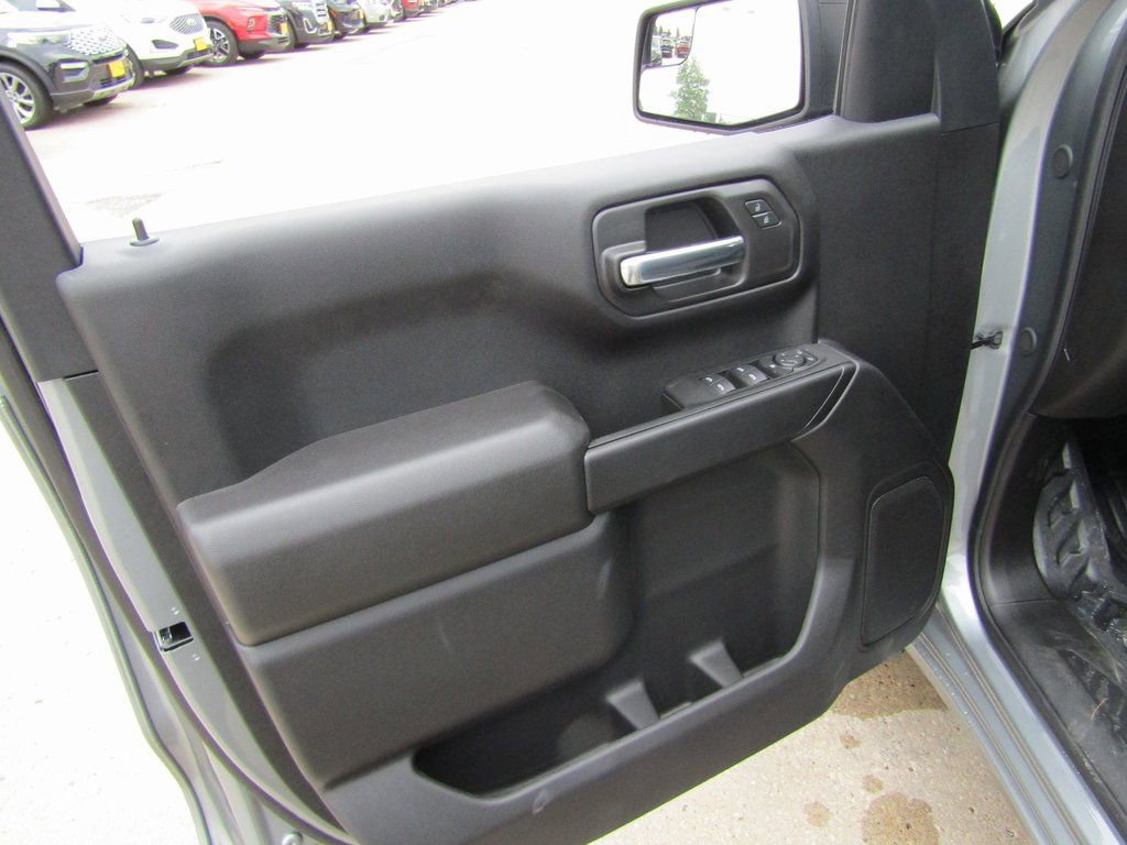 New 2026 Chevrolet Silverado 1500 W/T w/ WT Value Package AWD/4WD image 17