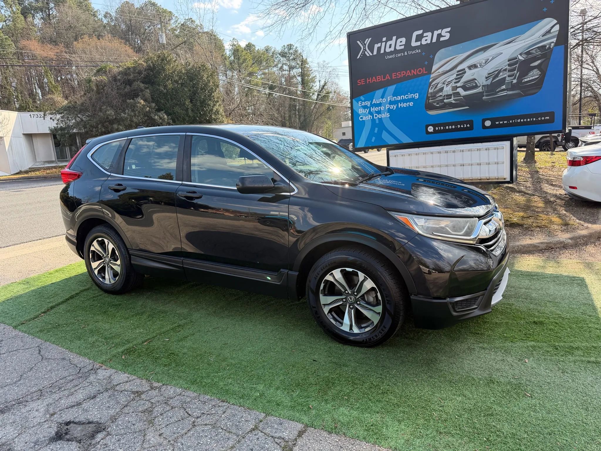 Used 2019 Honda CR-V LX image 2
