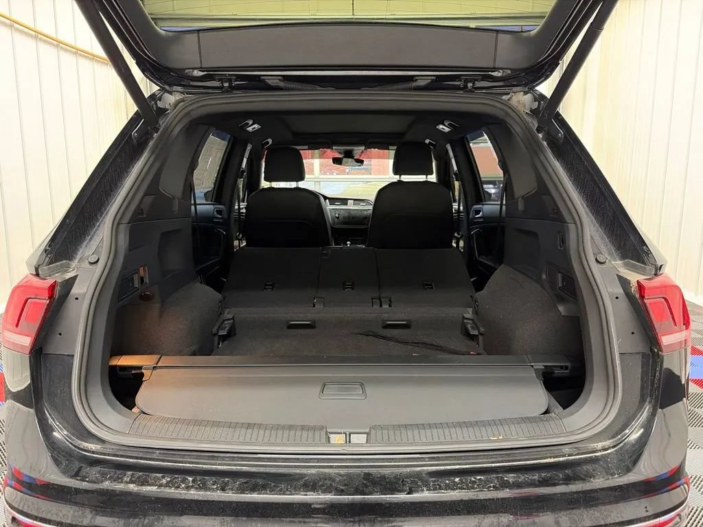 Used 2021 Volkswagen Tiguan SEL Premium R-Line AWD/4WD image 15