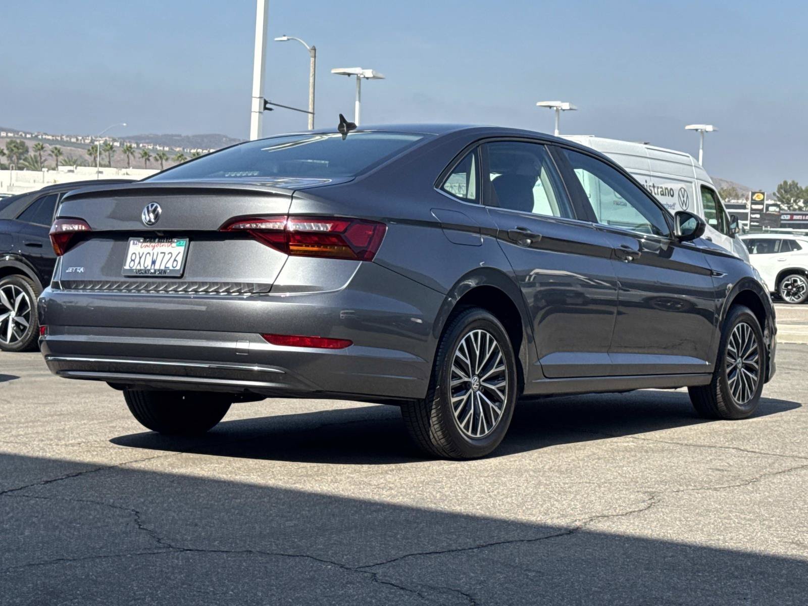 Used 2019 Volkswagen Jetta SEL w/ Cold Weather Package FWD image 5