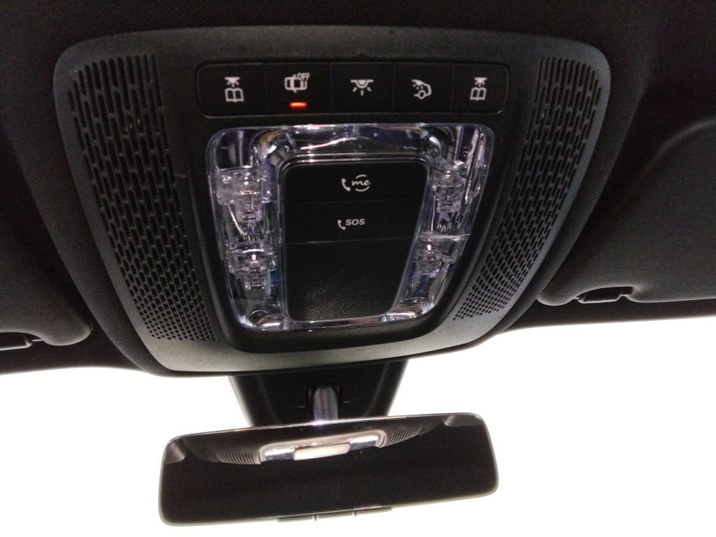 Used 2022 Mercedes-Benz GLB 250 w/ Premium Package Lite image 25