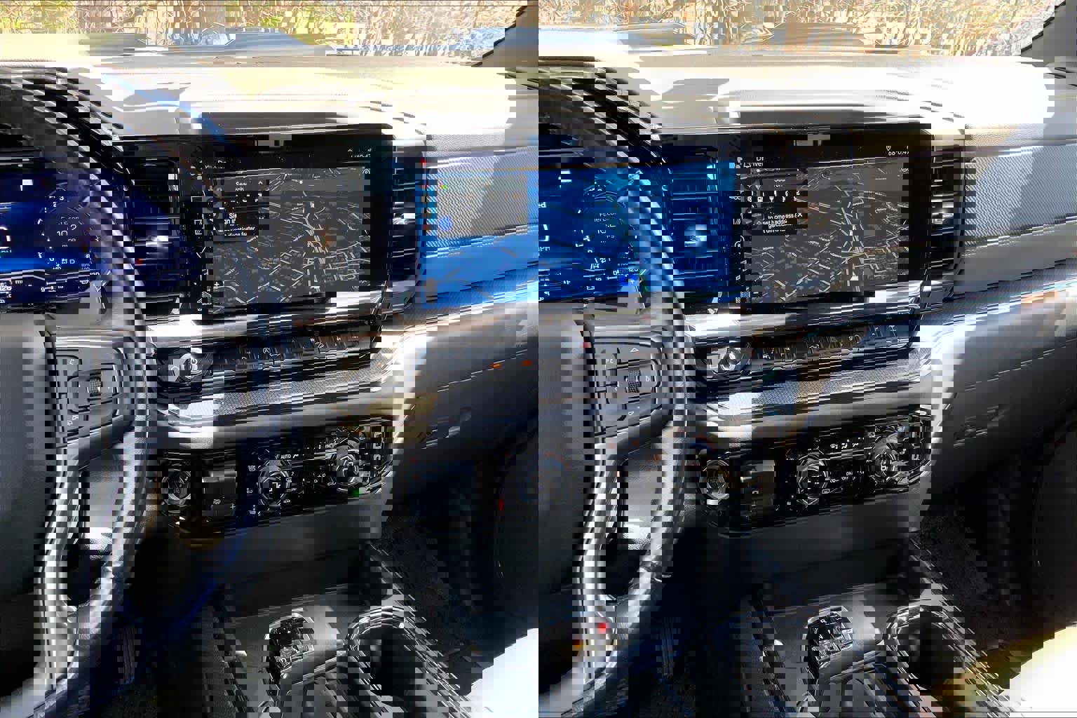 Used 2022 Chevrolet Silverado 1500 ZR2 w/ Technology Package AWD/4WD image 7