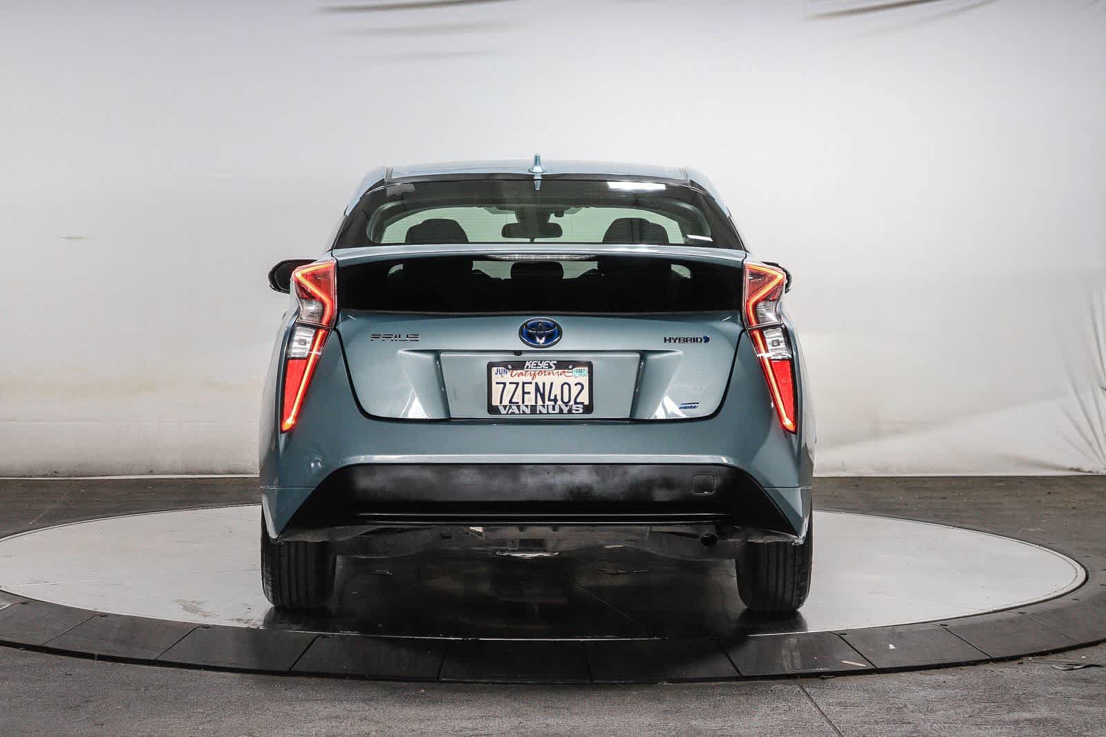Certified 2017 Toyota Prius Two w/ Carpet Mat Package FWD image 4