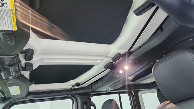 Used 2025 Jeep Wrangler Unlimited Rubicon image 55