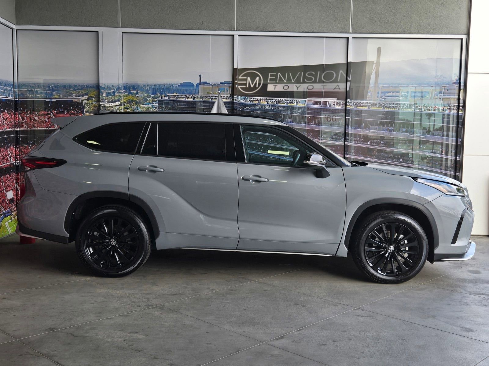 Certified 2025 Toyota Highlander XSE AWD/4WD image 4