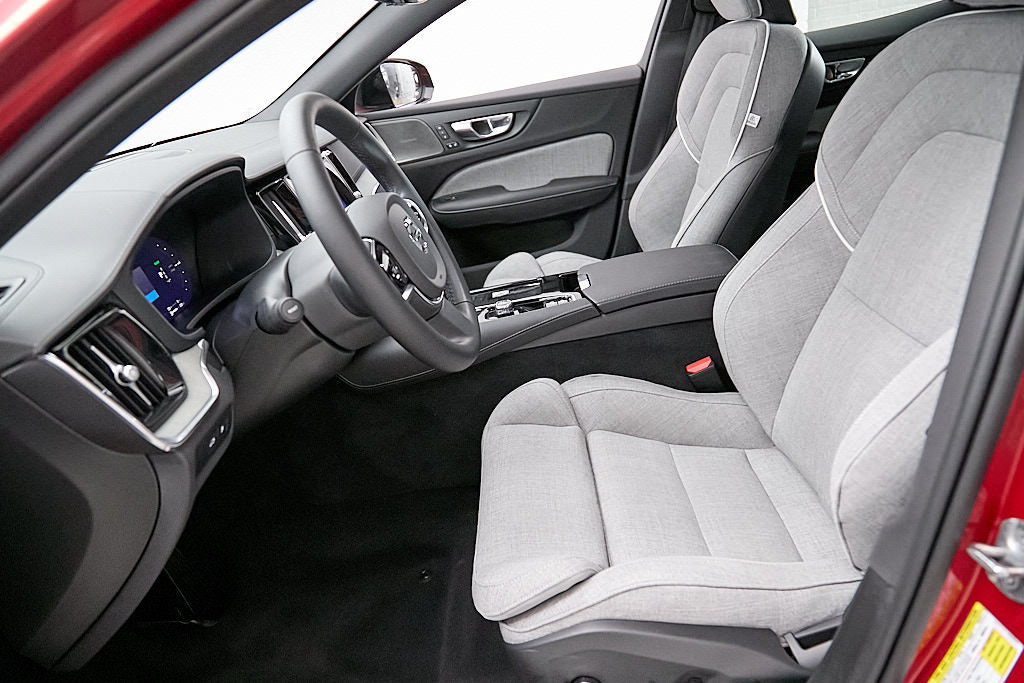 Certified 2024 Volvo S60 T8 Ultimate AWD/4WD image 16