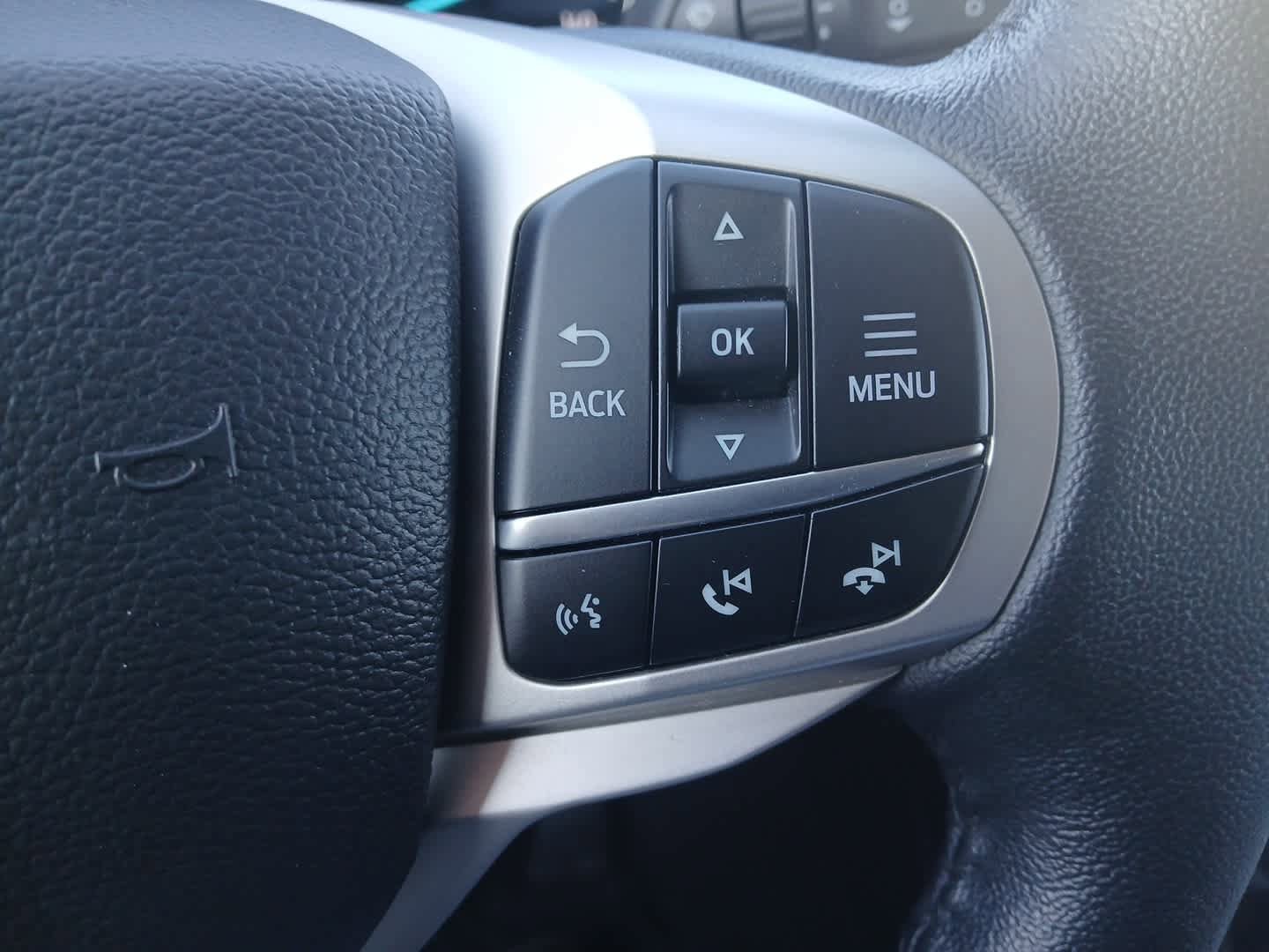 Used 2023 Ford Explorer Limited AWD/4WD image 27
