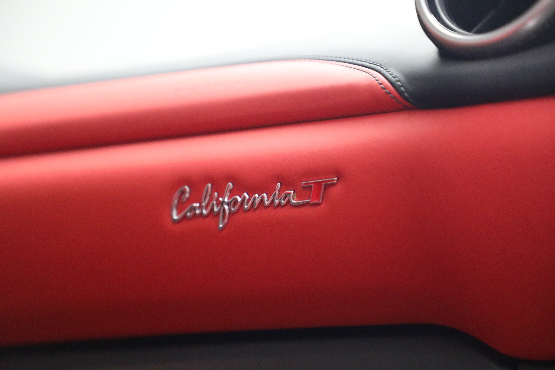 Certified 2017 Ferrari California T RWD image 23
