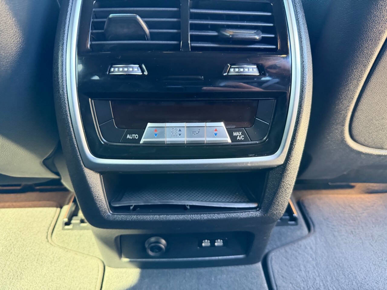 Used 2021 BMW X7 xDrive40i w/ M Sport Package image 29