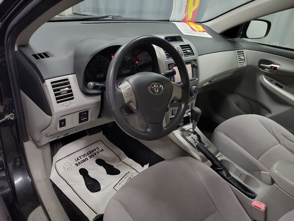 Used 2013 Toyota Corolla LE FWD image 13