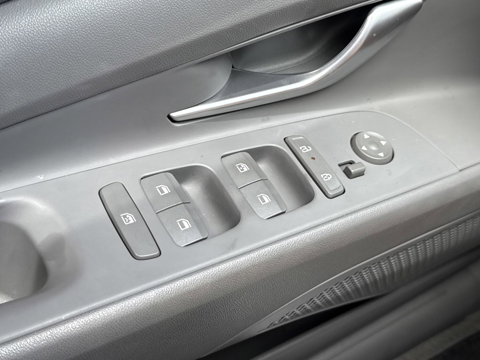 Certified 2024 Hyundai Elantra SEL image 16