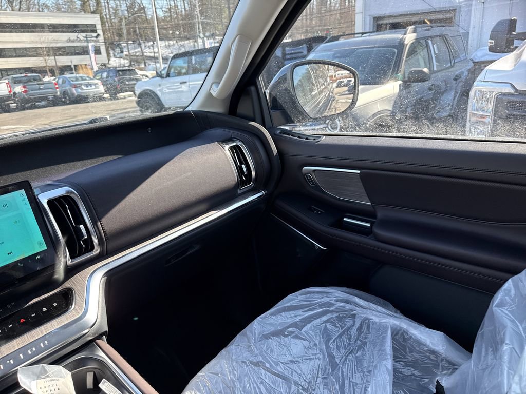 New 2026 Ford Expedition Platinum w/ Platinum Ultimate Package image 12