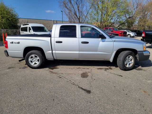 Used 2005 Dodge Dakota SLT w/ Interior Convenience Group image 2
